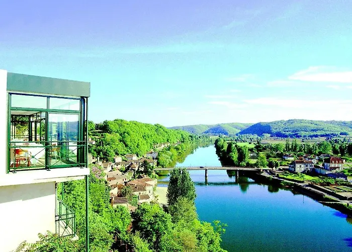 Bellevue 3* Puy-lʼÉvêque